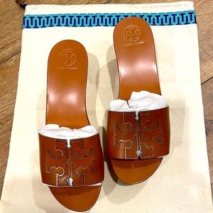 NIB never worn have receipt TORI BURCH wedge sandals Size 7